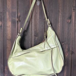 Elegant Green Leather Shoulder Bag